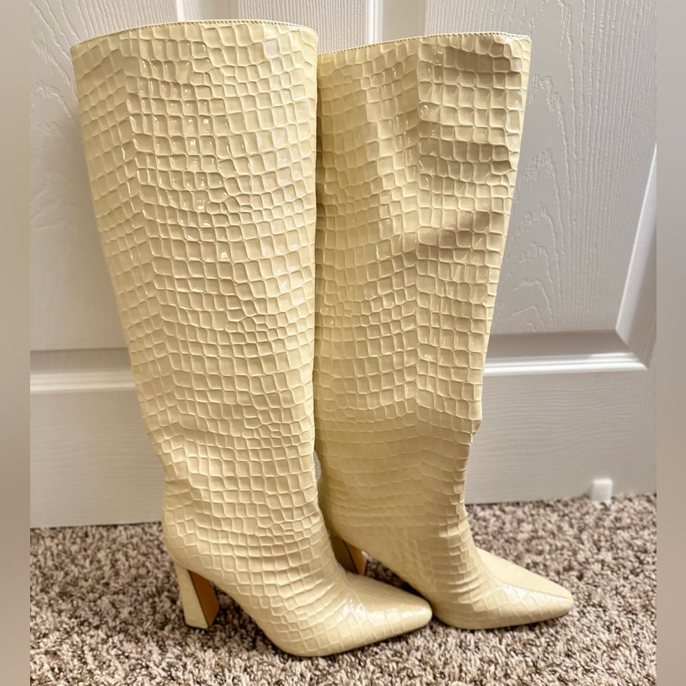 Faux Croc Leather Pointed Toe Boots
